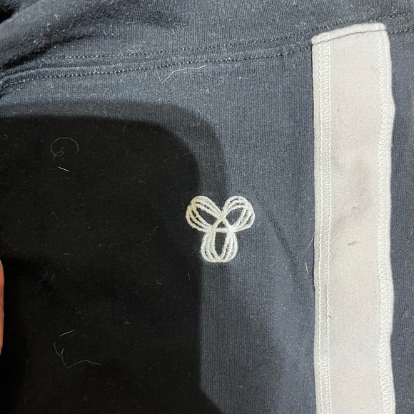 BOGO: Aritzia TNA leggings - Picture 2 of 3